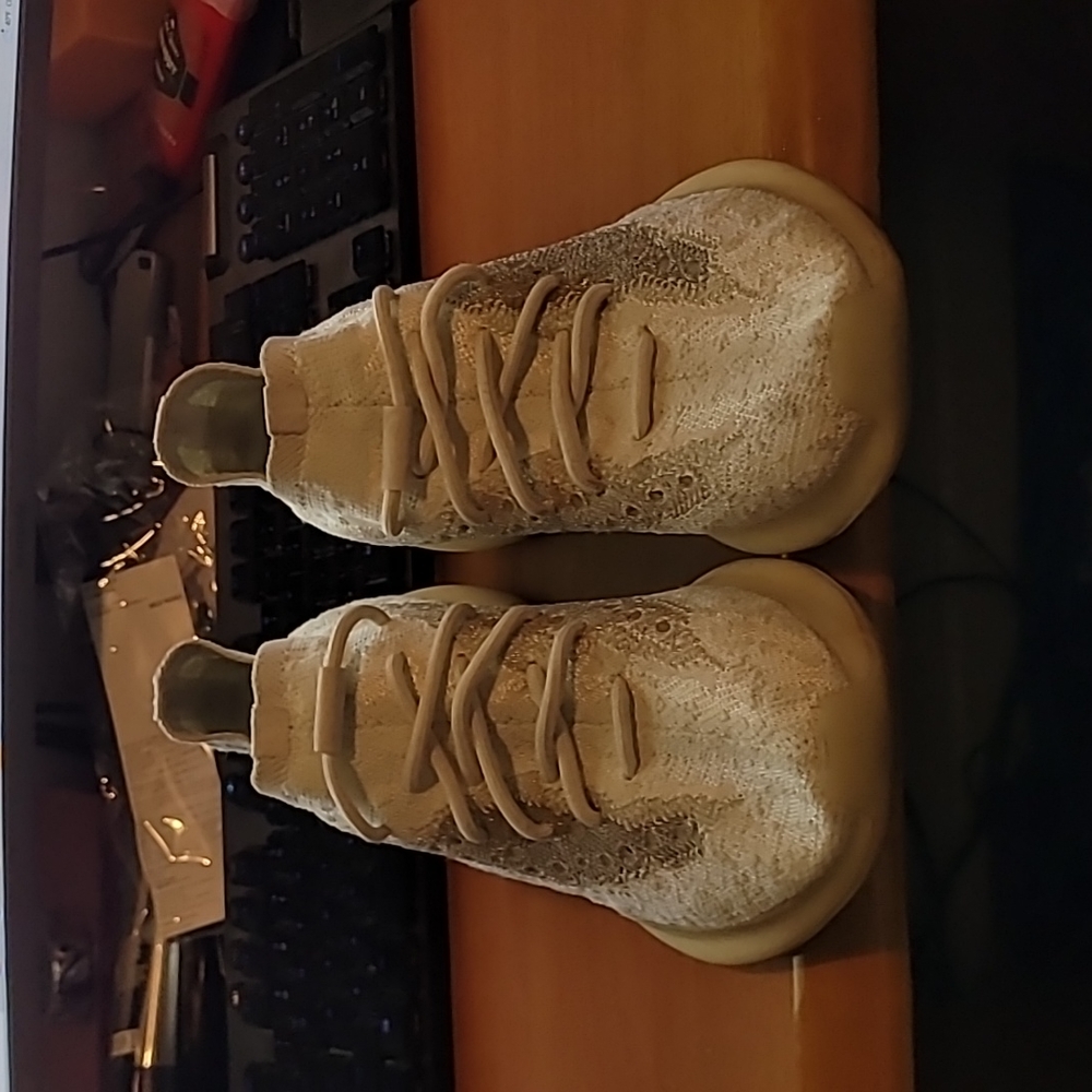 Yeezy boost 380 calcite sz 8